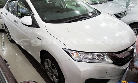 Buy Import Honda Grace in Dhaka, Dhaka Buy Import Honda Grace in Dhaka, Dhaka