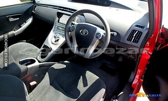 Buy Import Toyota Prius in Dhaka, Dhaka Buy Import Toyota Prius in Dhaka, Dhaka