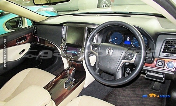 Buy Import Toyota Crown in Dhaka, Dhaka Buy Import Toyota Crown in Dhaka, Dhaka