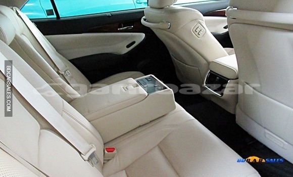 Buy Import Toyota Crown in Dhaka, Dhaka Buy Import Toyota Crown in Dhaka, Dhaka