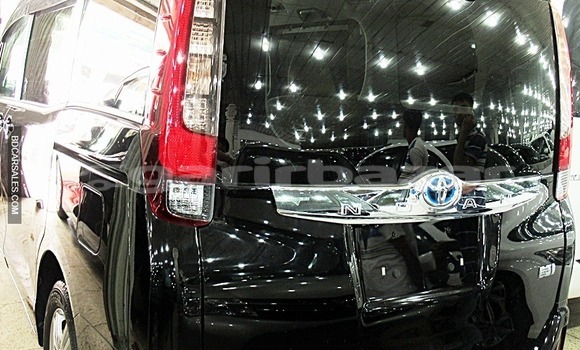 Buy Import Toyota Esquire in Dhaka, Dhaka Buy Import Toyota Esquire in Dhaka, Dhaka