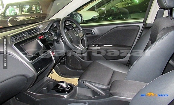 Buy Import Honda Grace in Dhaka, Dhaka Buy Import Honda Grace in Dhaka, Dhaka