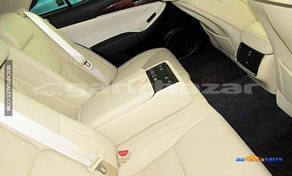 Buy Import Toyota Crown in Dhaka, Dhaka Buy Import Toyota Crown in Dhaka, Dhaka