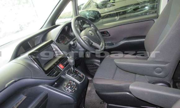 Buy Import Toyota Noah in Dhaka, Dhaka Buy Import Toyota Noah in Dhaka, Dhaka