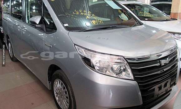Buy Import Toyota Noah in Dhaka, Dhaka Buy Import Toyota Noah in Dhaka, Dhaka