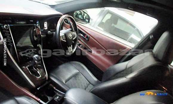Buy Import Toyota Harrier in Dhaka, Dhaka Buy Import Toyota Harrier in Dhaka, Dhaka