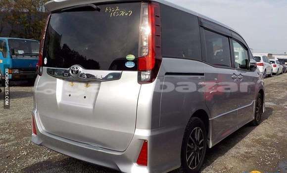 Buy Import Toyota Noah in Dhaka, Dhaka Buy Import Toyota Noah in Dhaka, Dhaka