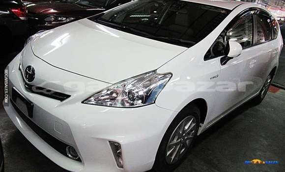 Buy Import Toyota Prius in Dhaka, Dhaka Buy Import Toyota Prius in Dhaka, Dhaka