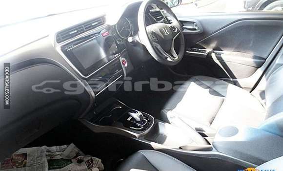 Buy Import Honda Grace in Dhaka, Dhaka Buy Import Honda Grace in Dhaka, Dhaka