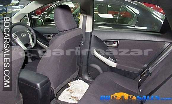 Buy Import Toyota Prius in Dhaka, Dhaka Buy Import Toyota Prius in Dhaka, Dhaka