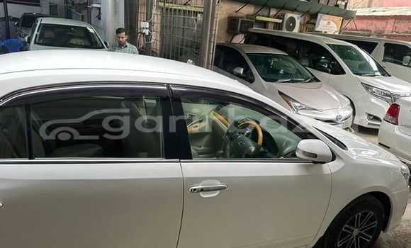 কেনা ব্যবহৃত Toyota axio g White গাড়ী মধ্যে ঢাকা মধ্যে Dhaka কেনা ব্যবহৃত Toyota axio g White গাড়ী মধ্যে ঢাকা মধ্যে Dhaka