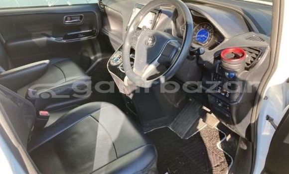 Buy Used 2019 Toyota voxy zs kiramiki in Dhaka, Dhaka Buy Used 2019 Toyota voxy zs kiramiki in Dhaka, Dhaka