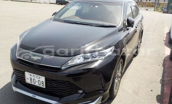 Buy Used 2019 Toyota Harrier in Dhaka, Dhaka Buy Used 2019 Toyota Harrier in Dhaka, Dhaka