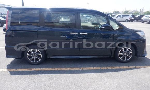 Buy Used 2019 Toyota Noah in Dhaka, Dhaka Buy Used 2019 Toyota Noah in Dhaka, Dhaka