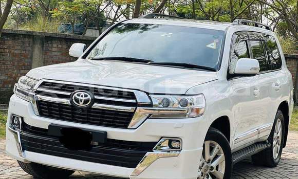 Buy Used 2014 Toyota Land Cruiser in Dhaka, Dhaka Buy Used 2014 Toyota Land Cruiser in Dhaka, Dhaka