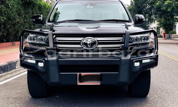 Buy Used 2018 Toyota Land Cruiser in Dhaka, Dhaka Buy Used 2018 Toyota Land Cruiser in Dhaka, Dhaka