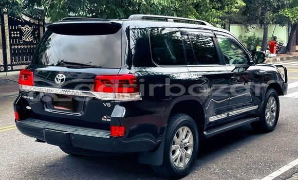 Buy Used 2018 Toyota Land Cruiser in Dhaka, Dhaka Buy Used 2018 Toyota Land Cruiser in Dhaka, Dhaka