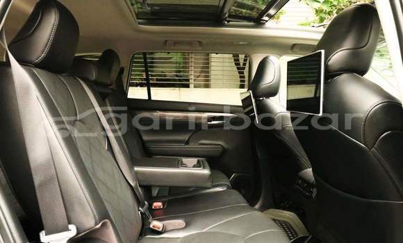 Buy Used 2020 Toyota Highlander in Dhaka, Dhaka Buy Used 2020 Toyota Highlander in Dhaka, Dhaka