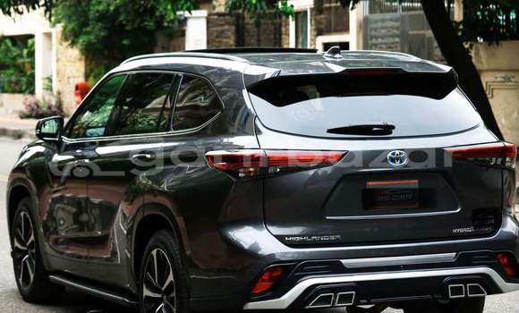 Buy Used 2020 Toyota Highlander in Dhaka, Dhaka Buy Used 2020 Toyota Highlander in Dhaka, Dhaka