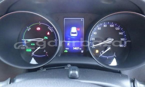 Buy Used 2019 Toyota CHR in Dhaka, Dhaka Buy Used 2019 Toyota CHR in Dhaka, Dhaka