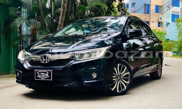 Buy Used 2018 Honda Grace in Dhaka, Dhaka Buy Used 2018 Honda Grace in Dhaka, Dhaka