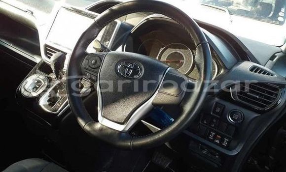 Buy Used 2019 Toyota noah wxb in Dhaka, Dhaka Buy Used 2019 Toyota noah wxb in Dhaka, Dhaka