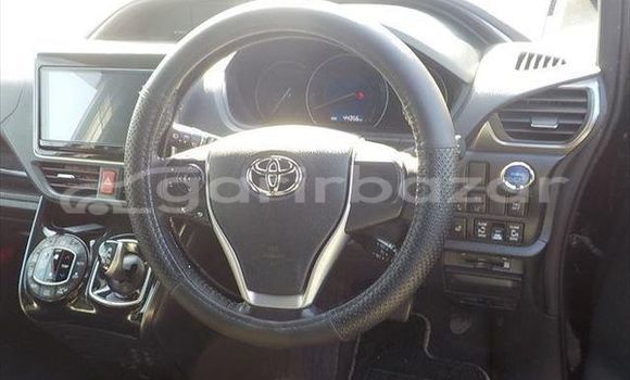 Buy Used 2019 Toyota Esquire gi premium in Dhaka, Dhaka Buy Used 2019 Toyota Esquire gi premium in Dhaka, Dhaka