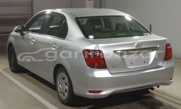 কেনা ব্যবহৃত Toyota axio x Silver গাড়ী মধ্যে ঢাকা মধ্যে Dhaka