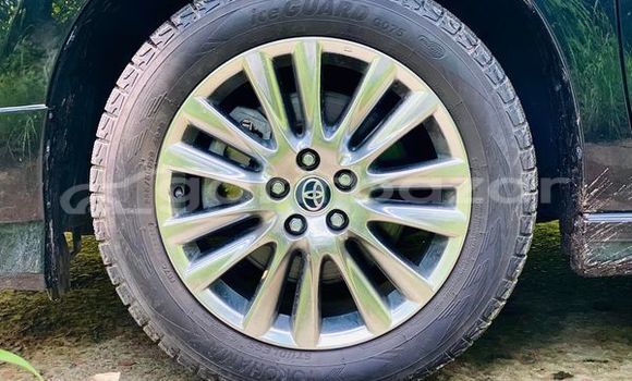 কেনা ব্যবহৃত Toyota harrier premium Black গাড়ী মধ্যে ঢাকা মধ্যে Dhaka