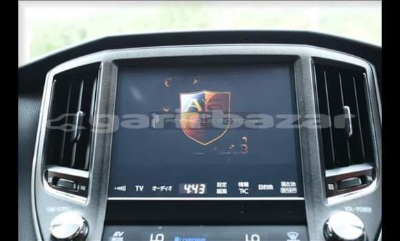 Buy Import Toyota Crown in Dhaka, Dhaka Buy Import Toyota Crown in Dhaka, Dhaka