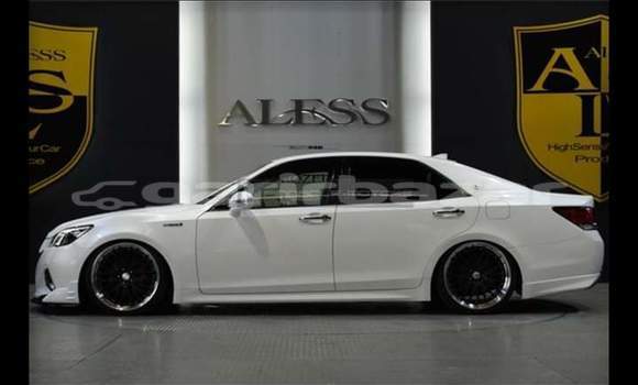 Buy Import Toyota Crown in Dhaka, Dhaka Buy Import Toyota Crown in Dhaka, Dhaka