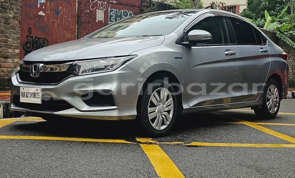 Buy Import 2019 Honda Grace in Dhaka, Dhaka Buy Import 2019 Honda Grace in Dhaka, Dhaka