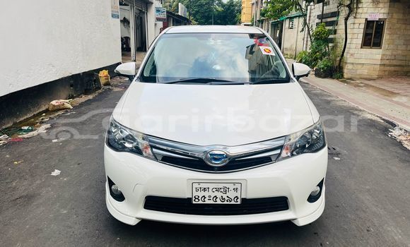 কেনা ব্যবহৃত Toyota Axio fielder Pearl গাড়ী মধ্যে ঢাকা মধ্যে Dhaka