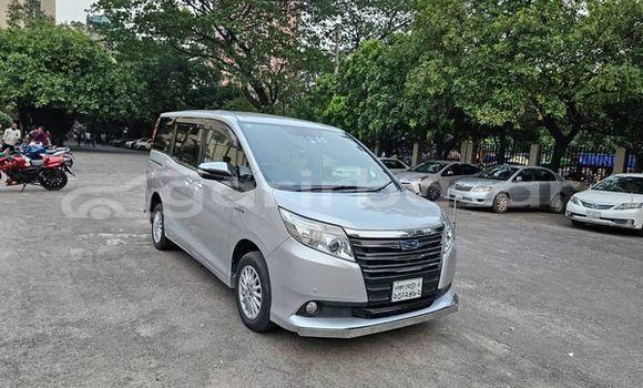 Buy Used 2016 Toyota Noah in Dhaka, Dhaka Buy Used 2016 Toyota Noah in Dhaka, Dhaka