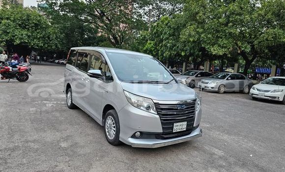 Buy Used 2016 Toyota Noah in Dhaka, Dhaka Buy Used 2016 Toyota Noah in Dhaka, Dhaka