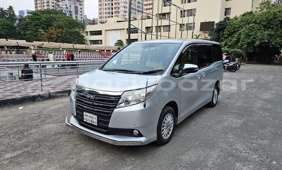 Buy Used 2016 Toyota Noah in Dhaka, Dhaka Buy Used 2016 Toyota Noah in Dhaka, Dhaka