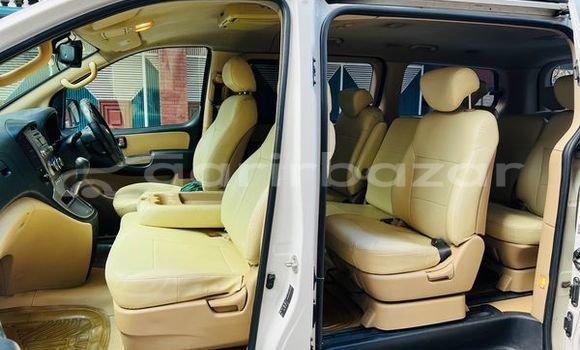 কেনা ব্যবহৃত Hyundai H1 White গাড়ী মধ্যে ঢাকা মধ্যে Dhaka কেনা ব্যবহৃত Hyundai H1 White গাড়ী মধ্যে ঢাকা মধ্যে Dhaka