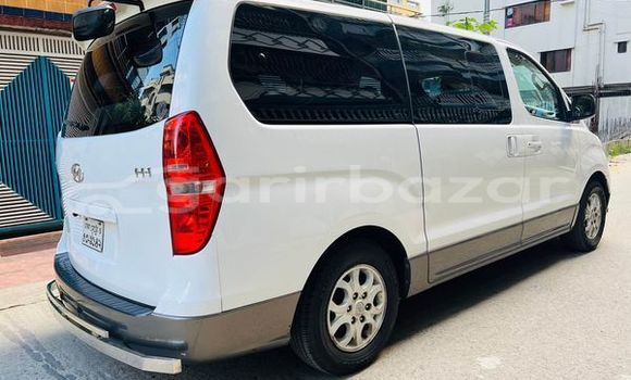কেনা ব্যবহৃত Hyundai H1 White গাড়ী মধ্যে ঢাকা মধ্যে Dhaka কেনা ব্যবহৃত Hyundai H1 White গাড়ী মধ্যে ঢাকা মধ্যে Dhaka