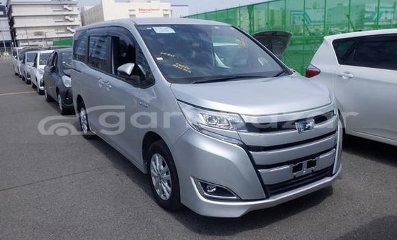 কেনা ব্যবহৃত Toyota noah g Silver গাড়ী মধ্যে ঢাকা মধ্যে Dhaka কেনা ব্যবহৃত Toyota noah g Silver গাড়ী মধ্যে ঢাকা মধ্যে Dhaka