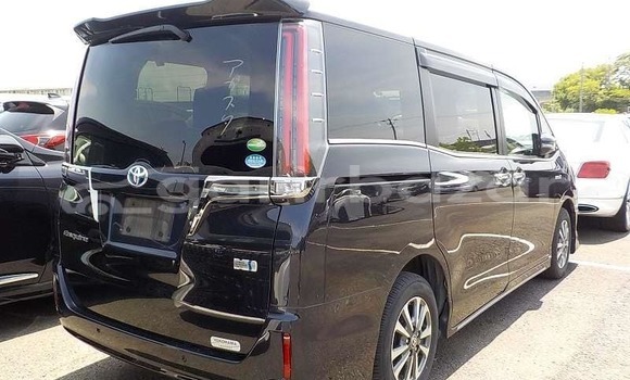 কেনা ব্যবহৃত Toyota Esquire gi premium Purple গাড়ী মধ্যে ঢাকা মধ্যে Dhaka কেনা ব্যবহৃত Toyota Esquire gi premium Purple গাড়ী মধ্যে ঢাকা মধ্যে Dhaka