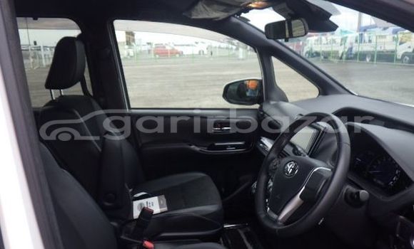 Buy Used 2019 Toyota noah wxb in Dhaka, Dhaka Buy Used 2019 Toyota noah wxb in Dhaka, Dhaka