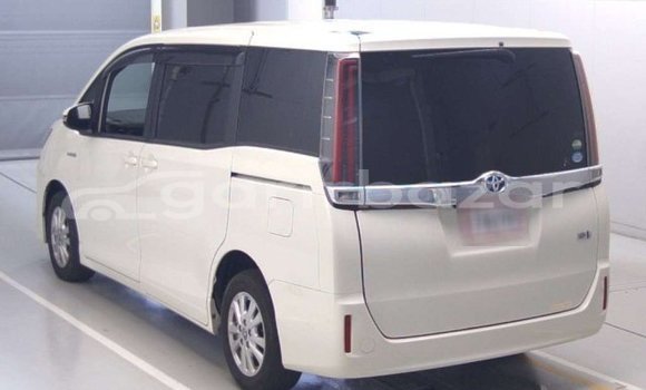 কেনা ব্যবহৃত Toyota noah hybrid Silver গাড়ী মধ্যে ঢাকা মধ্যে Dhaka কেনা ব্যবহৃত Toyota noah hybrid Silver গাড়ী মধ্যে ঢাকা মধ্যে Dhaka