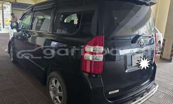 Buy Used 2013 Toyota noah gs in Chittagong, Chittagong Buy Used 2013 Toyota noah gs in Chittagong, Chittagong