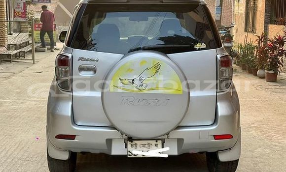 Buy Used 2006 Toyota Rush in Chittagong, Chittagong Buy Used 2006 Toyota Rush in Chittagong, Chittagong