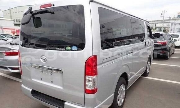 Buy Used 2020 Toyota Hiace in Dhaka, Dhaka Buy Used 2020 Toyota Hiace in Dhaka, Dhaka
