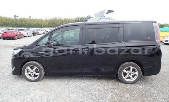 Buy Used 2019 Toyota Noah in Dhaka, Dhaka Buy Used 2019 Toyota Noah in Dhaka, Dhaka
