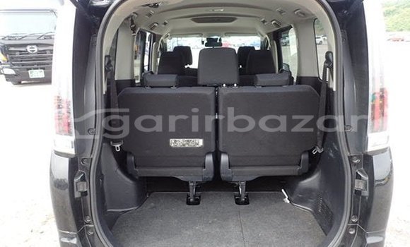 Buy Used 2019 Toyota Noah in Dhaka, Dhaka Buy Used 2019 Toyota Noah in Dhaka, Dhaka