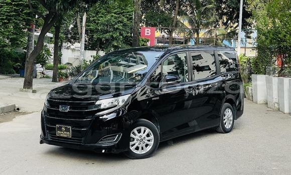 Buy Used 2019 Toyota Noah in Dhaka, Dhaka Buy Used 2019 Toyota Noah in Dhaka, Dhaka
