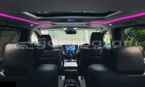 Buy Used 2020 Toyota Alphard in Dhaka, Dhaka Buy Used 2020 Toyota Alphard in Dhaka, Dhaka