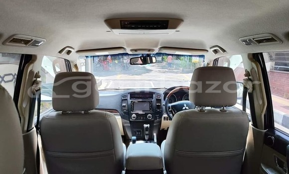 কেনা ব্যবহৃত Mitsubishi pajero White গাড়ী মধ্যে ঢাকা মধ্যে Dhaka কেনা ব্যবহৃত Mitsubishi pajero White গাড়ী মধ্যে ঢাকা মধ্যে Dhaka